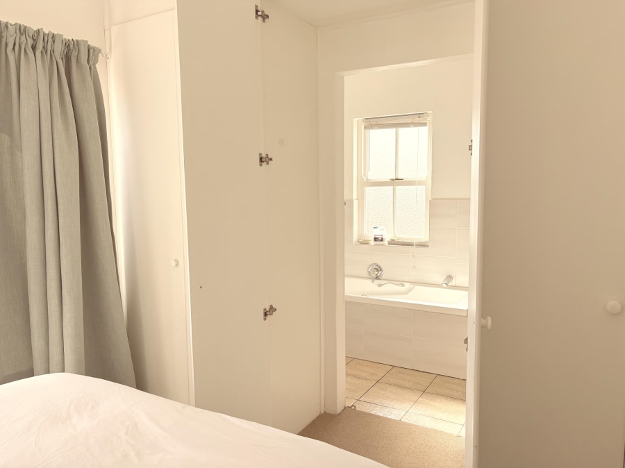 4 Bedroom Property for Sale in Kronenzicht Western Cape